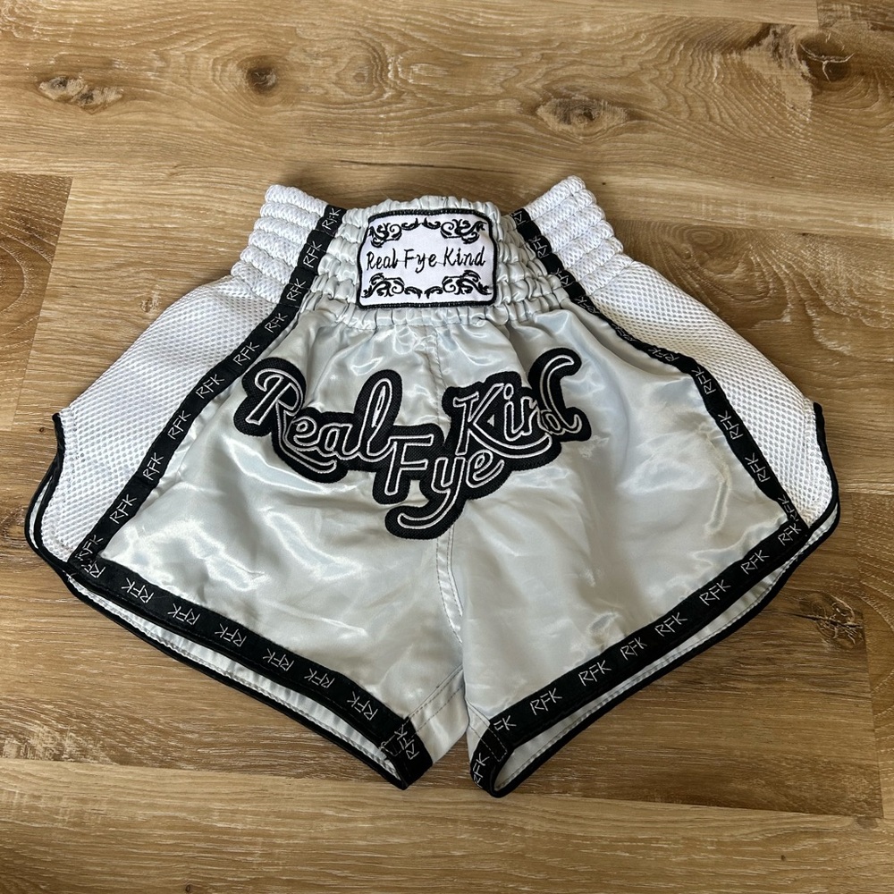 Brand new “Fye Kind “shorts